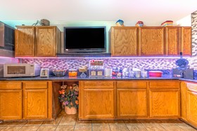 Super 8 by Wyndham Waco University Area