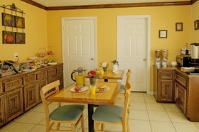 Americas Best Value Inn & Suites-Waller/Prairie View