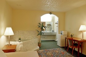 Americas Best Value Inn & Suites-Waller/Prairie View