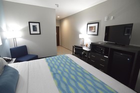 Best Western Plus Waller Hotel