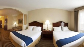Holiday Inn Express & Suites Waxahachie