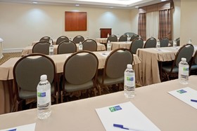Holiday Inn Express & Suites Waxahachie