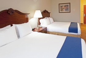 Holiday Inn Express & Suites Waxahachie