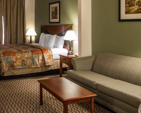 Clarion Inn & Suites Weatherford