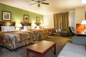 Clarion Inn & Suites Weatherford