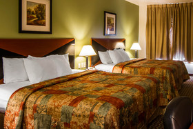 Clarion Inn & Suites Weatherford