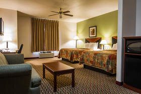 Clarion Inn & Suites Weatherford
