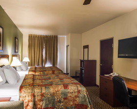 Clarion Inn & Suites Weatherford
