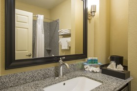 Holiday Inn Express & Suites Houston Space Center - Clear Lake