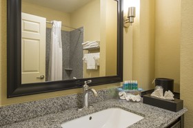 Holiday Inn Express & Suites Houston Space Center - Clear Lake