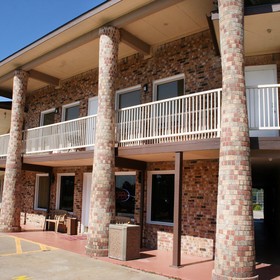 Columbia Lakes Hotel