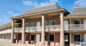 Columbia Lakes Hotel