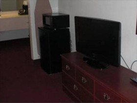 The Executive Inn & Suites