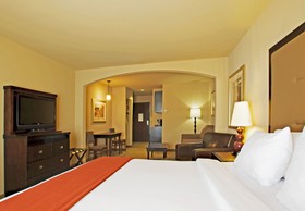 Holiday Inn Express Hotel & Suites Wichita Falls