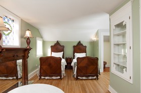 Oaklea Mansion Bed & Breakfast