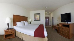 Holiday Inn Express Hotel & Suites Zapata