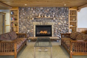River Canyon Lodge