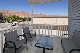 River Canyon Lodge