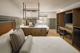 River Canyon Lodge