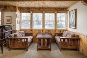 River Canyon Lodge