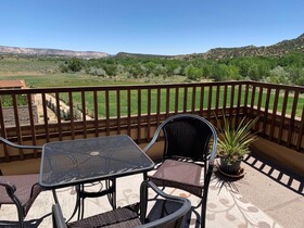 Slot Canyons Inn