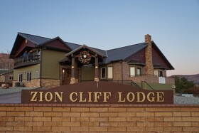 Zion Cliff Lodge