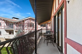 Zermatt Resort Villas by Midway Vacation Properties