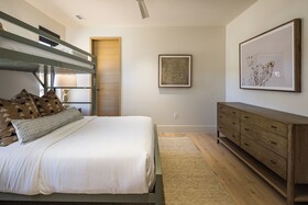 Lionsback Resort