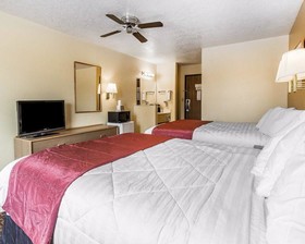 Rodeway Inn & Suites