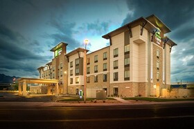 Holiday Inn Express & Suites Murray