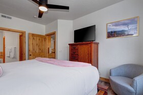 Fox Pointe at Redstone by Lespri Management