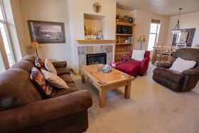 Fox Pointe at Redstone by Lespri Management