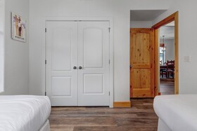 Fox Pointe at Redstone by Lespri Management