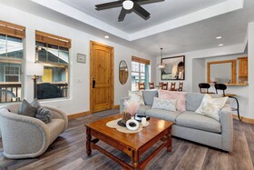 Fox Pointe at Redstone by Lespri Management
