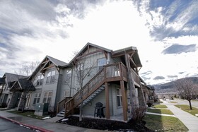 Fox Pointe at Redstone by Lespri Management