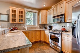 Town Pointe Condominiums