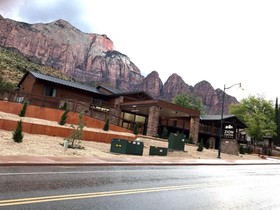 Zion Canyon Lodge