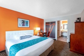 Howard Johnson by Wyndham St. George Hotel & Suites