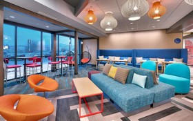 Tru by Hilton St George