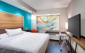 Tru by Hilton St George