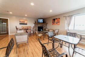 Red Ledges Inn