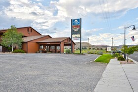 Red Ledges Inn