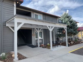 Red Ledges Inn