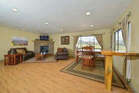 Red Ledges Inn