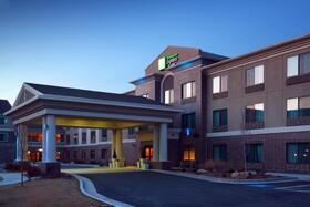 Holiday Inn Express & Suites Salt Lake City West Valley