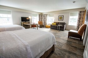Hampton Inn & Suites Manchester