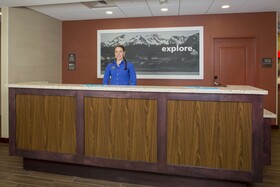 Hampton Inn & Suites Manchester
