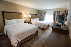 Hampton Inn & Suites Manchester