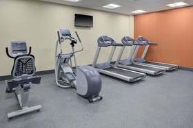 Hampton Inn & Suites Manchester