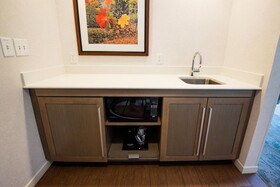 Hampton Inn & Suites Manchester